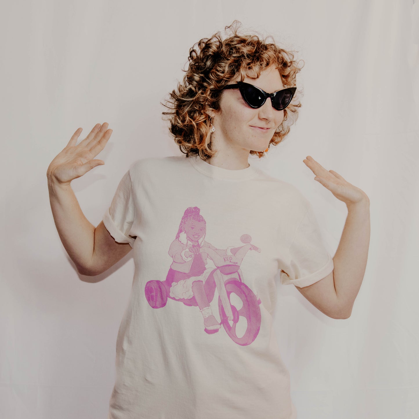 Money Grooves - Tricycle T-Shirt - Beige w/ Pink